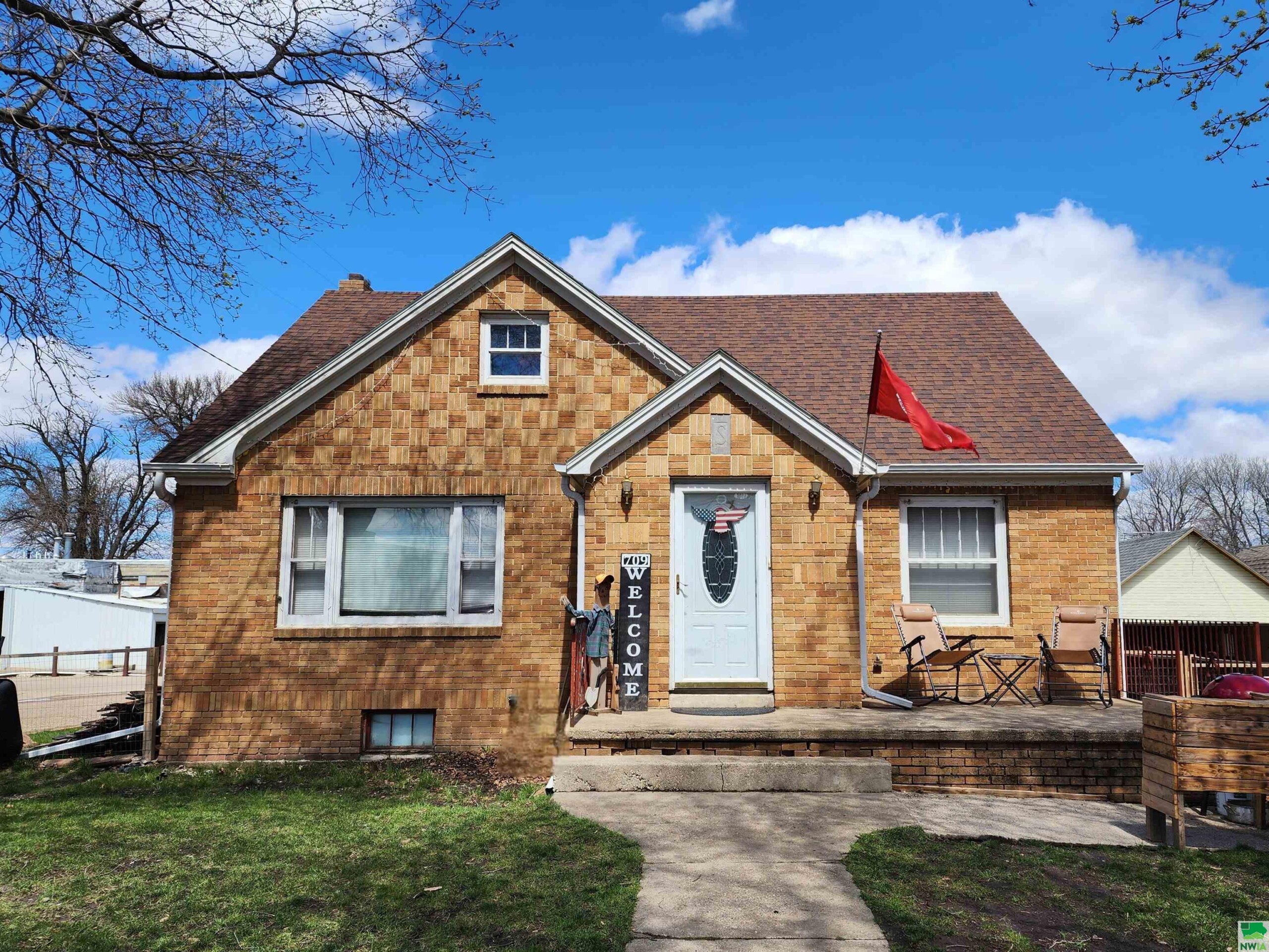 709 E b St. Boyden, IA 51234 Team Realty Services